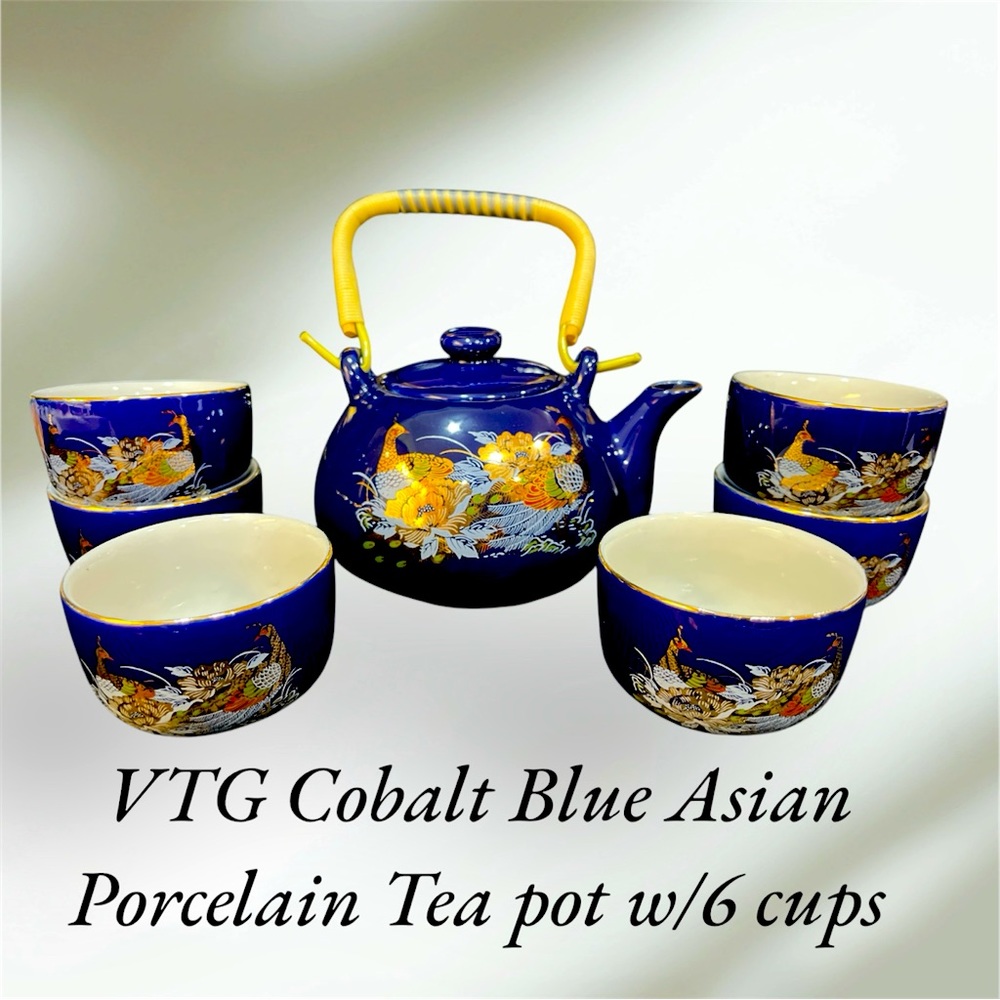 VTG Cobalt Blue porcelain Asian Tea pot, with 6 gold rim peacock tea cups!